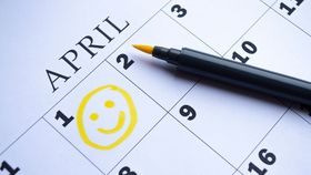 De ce se sărbătorește Ziua Păcălelilor pe 1 aprilie?